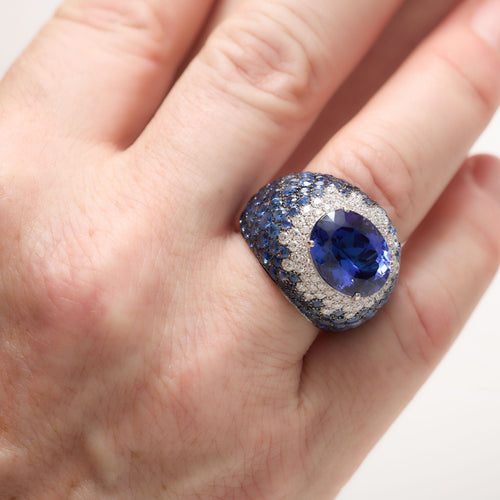 Bague 56 BAGUE TANZANITE ENTOURAGE DIAMANTS ET SAPHIRS EN OR GRIS 18K 58 Facettes