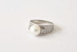 Bague 50 Bague or blanc perle et diamants 58 Facettes