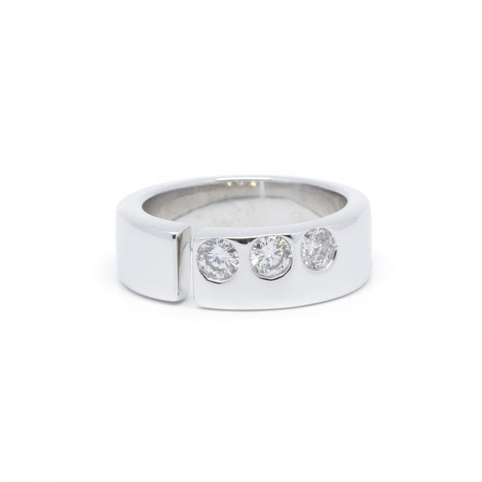 Bague - or blanc et diamants