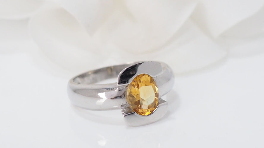 Bague 54 Bague en or blanc et citrine 58 Facettes 15881