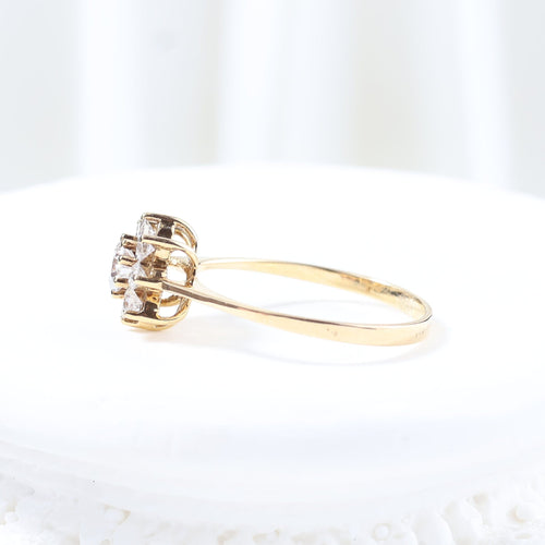 Bague Bague en or jaune 18 carats sertie d'une rosette de diamants 58 Facettes J000002425