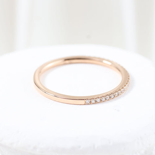 Bague 54 Bague en or rose sertie de diamants taille brillant en canal 58 Facettes J0100324