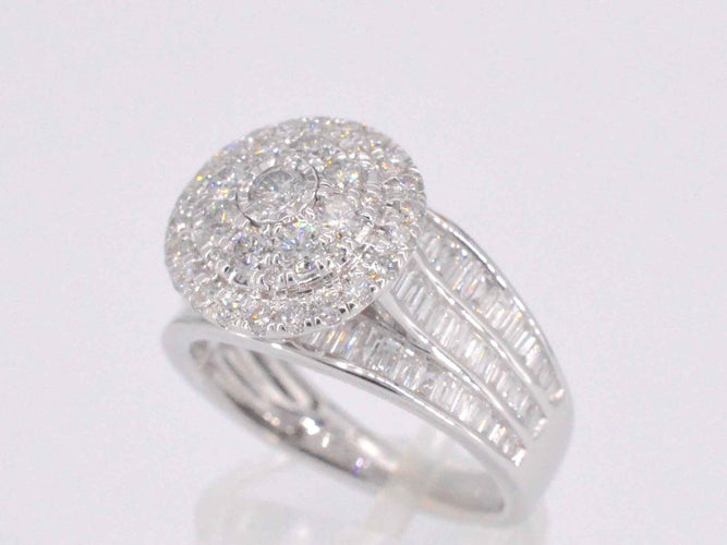 Bague 54 Bague entourage en or blanc avec diamants 58 Facettes 2041