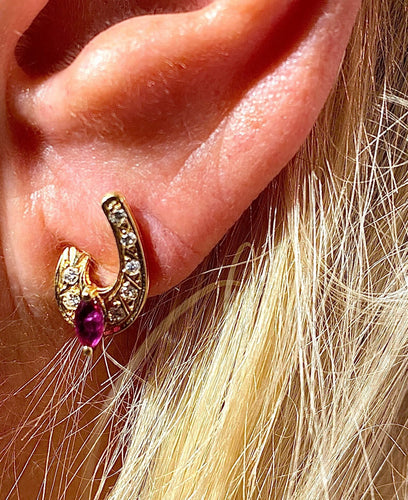 Paire de boucles d’oreilles or jaune et diamants