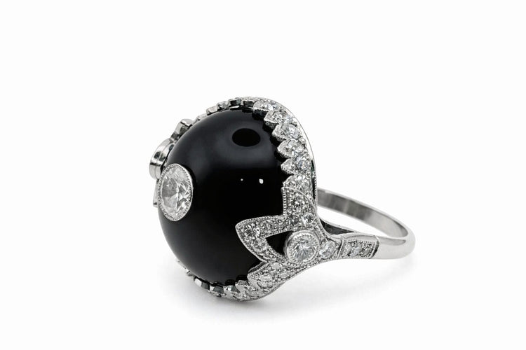 Bague 55 Bague en platine de style Art déco ornée de diamants et d'onyx 58 Facettes 50344