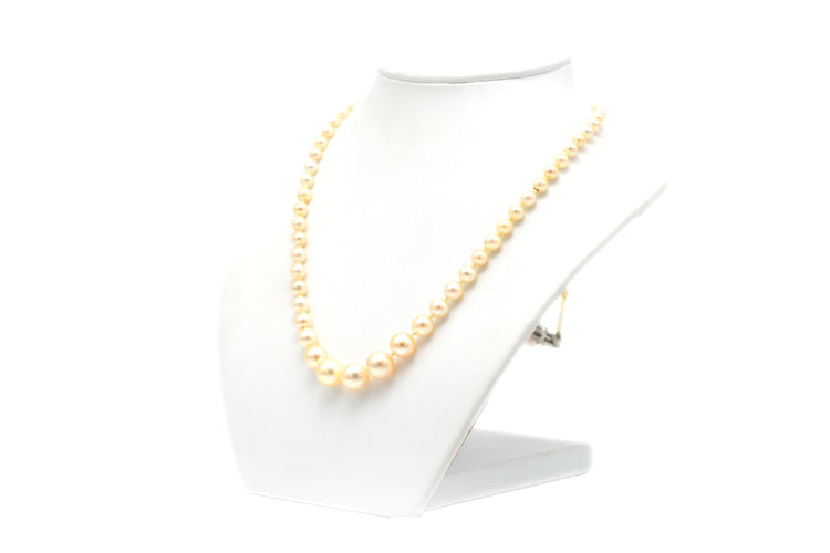 Collier Collier Années 70 en or blanc, émeraudes et perles 58 Facettes 22636