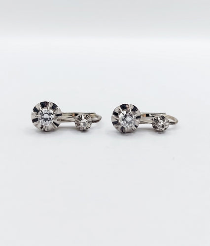 Boucles d'oreilles Dormeuses anciennes en or blanc 18k et platine serties de diamants 58 Facettes A06530