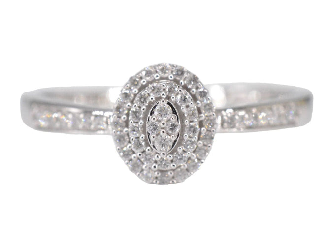 Bague entourage en or blanc avec diamants
