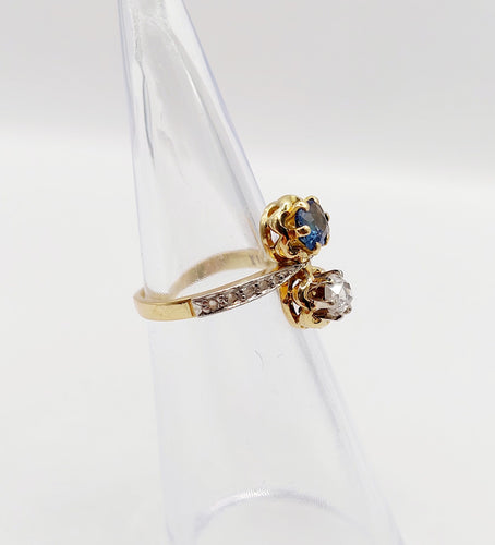 Bague 44 Bague Toi et Moi or, diamant et saphir épaulés (circa 1910) 58 Facettes A05407