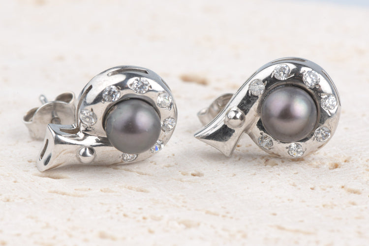 Boucles d'oreilles Boucles d’oreilles perles de Tahiti 6,11 mm & diamants 0,41 ct en or jaune 58 Facettes BO46420-107