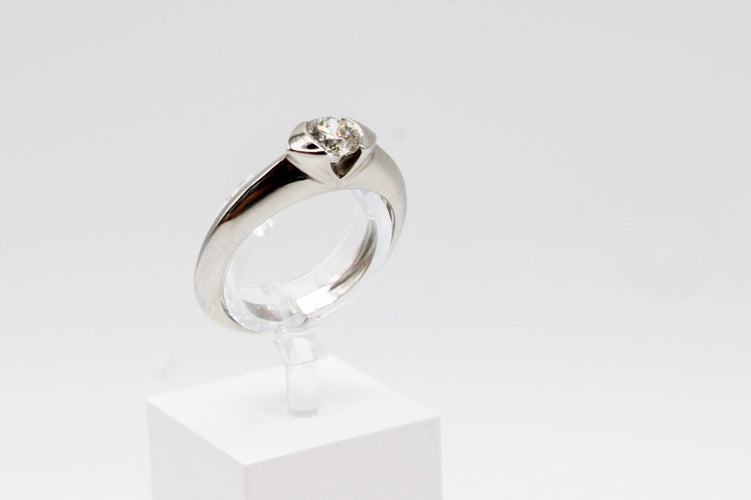 Bague 54 Solitaire or blanc et diamant 58 Facettes 240216