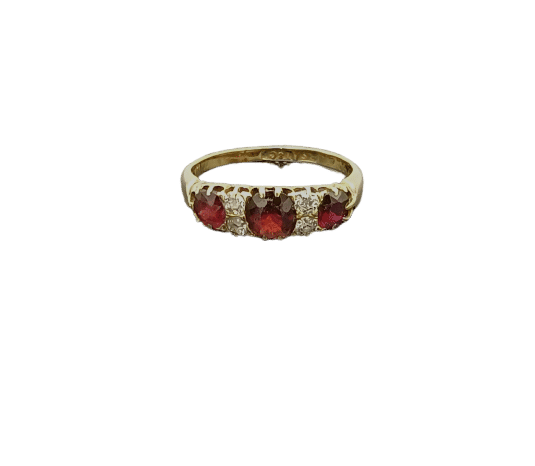 Bague 58 Bague jarretière ancienne en or jaune, sertie de grenats et diamants 58 Facettes