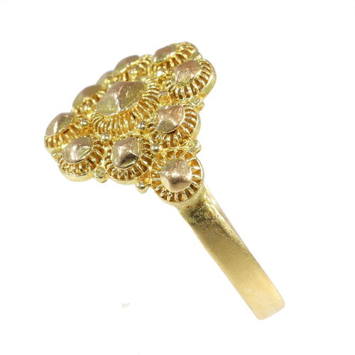 Élégance éternelle : la bague en or historique de Holland