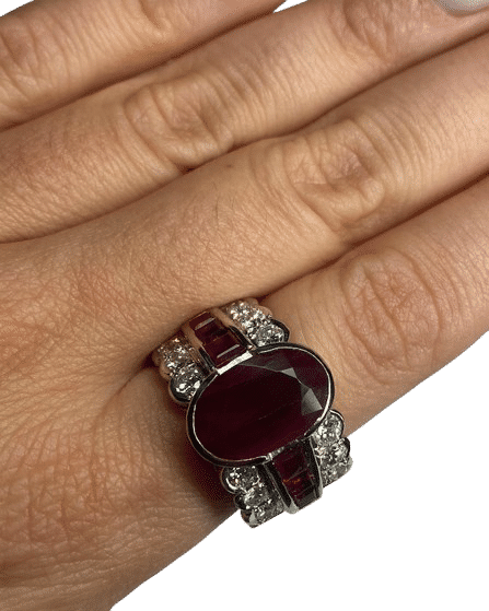 Bague or blanc, diamants, rubis