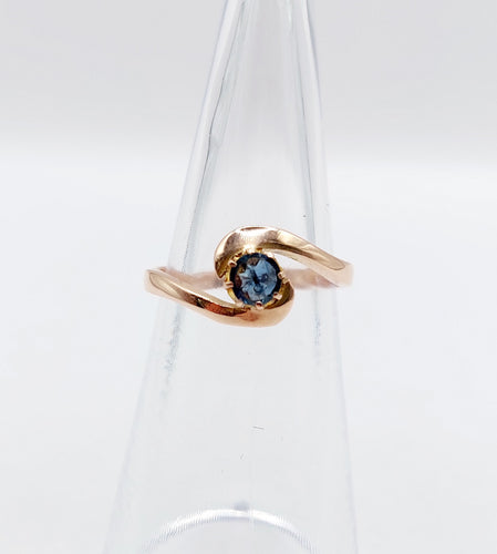 Bague 48 Bague tourbillon or jaune ornée d'un saphir (circa 1920) 58 Facettes A05082