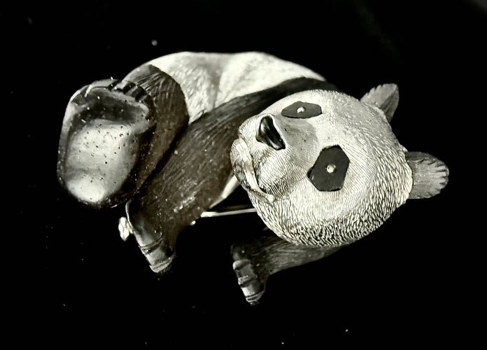 Broche Broche signée Gallopin en forme de panda or blanc et bois d'ébène 58 Facettes