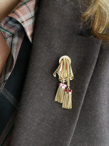 Broche Broche passementerie or jaune rubis calibrés 58 Facettes 1159.3