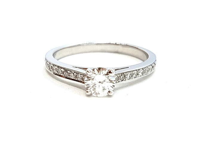 Bague 53 Bague solitaire en or blanc 18 carats et diamants 58 Facettes 578713RV