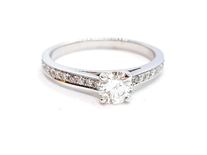 Bague 53 Bague solitaire en or blanc 18 carats et diamants 58 Facettes 578713RV