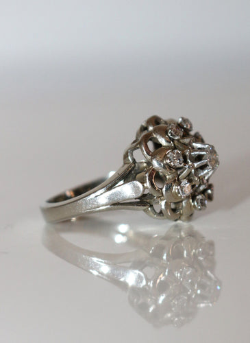 Bague 54 Bague marguerite platine et diamants 58 Facettes 567