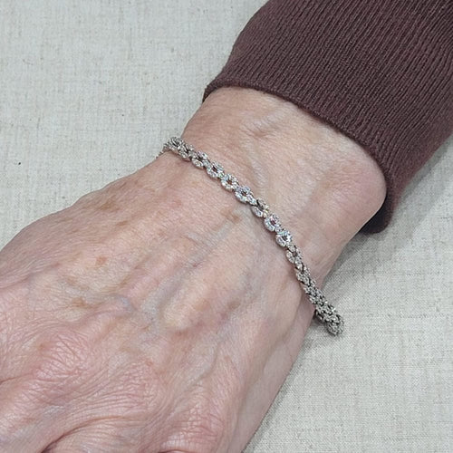 Bracelet Bracelet en or blanc 18k et diamants 58 Facettes P19