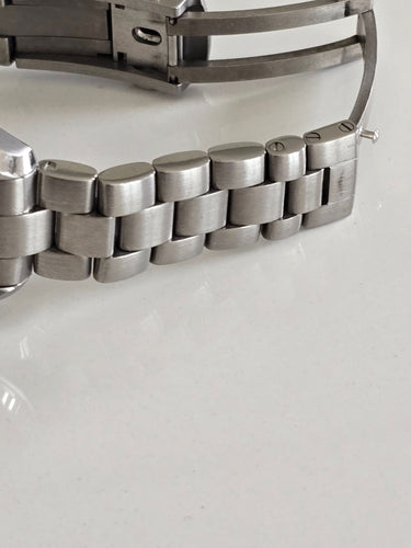 Montre OMEGA - Montre Seamaster Planet Ocean 58 Facettes