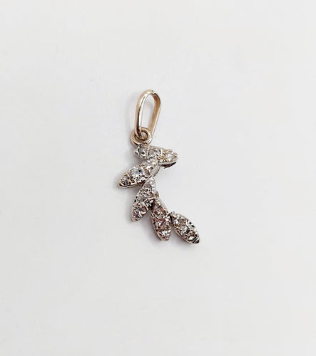 Pendentif Pendentif vintage or blanc branche fleurie et diamants 58 Facettes A06324