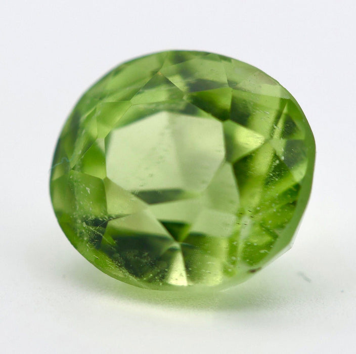 Gemstone Peridot 2.31cts 58 Facettes