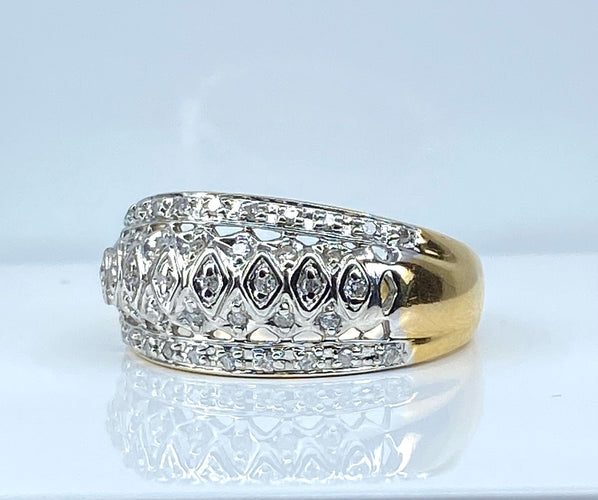 Bague jonc en or jaune et diamants