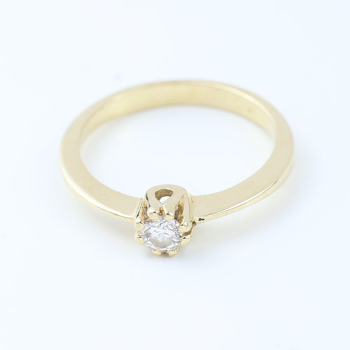 Bague Bague solitaire en or jaune avec diamant taille brillant 58 Facettes 130003