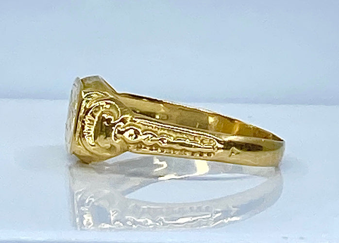 Chevalière en or jaune 18 carats vers 1900