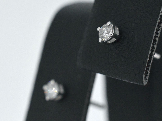 Boucles d'oreilles Boucles d'oreilles en or blanc serties de diamants 58 Facettes 2266