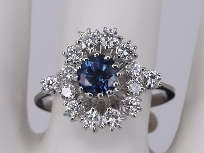 Bague 54.5 Bague saphir bleu et diamants en or blanc 58 Facettes BA-36