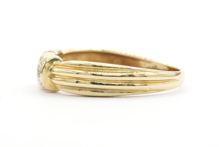 Bague 53 Bague contemporaine en or jaune sertie de rubis et de diamants 58 Facettes 21649