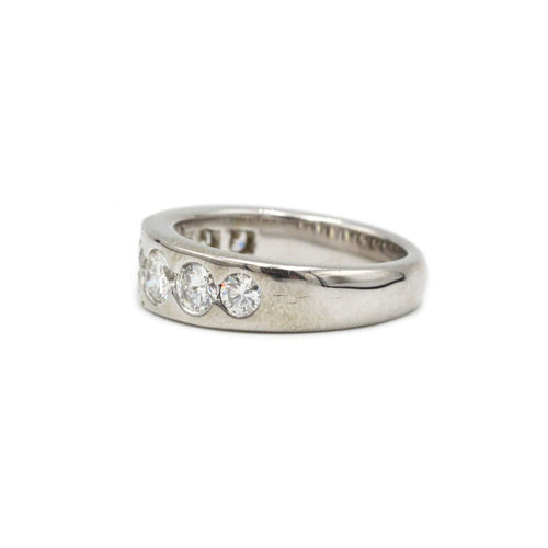 Bague 54 Bague - Or blanc et diamants 58 Facettes 1063