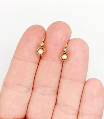 Boucles d'oreilles Boucles d’oreilles dormeuses antiques en or 18k et perles 58 Facettes A06496