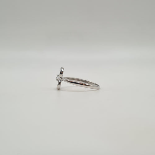 Bague 54 Bague trèfle 4 feuilles or blanc sertie d'un diamant 58 Facettes