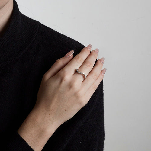 Bague 54 Bague vague avec diamants 58 Facettes 2520