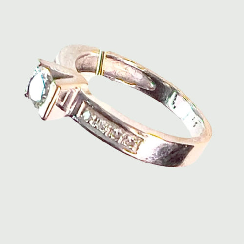 Bague SORTIJA SOLITARIO DISEÑO CONTEMPORANEO de ORO 18 kts con DIAMANTES 58 Facettes Q778A