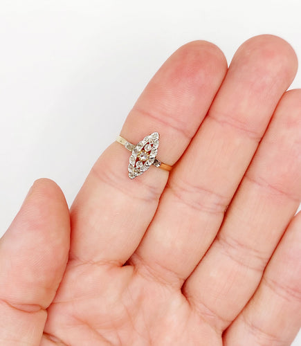 Bague marquise or jaune, platine et diamants (circa 1900)