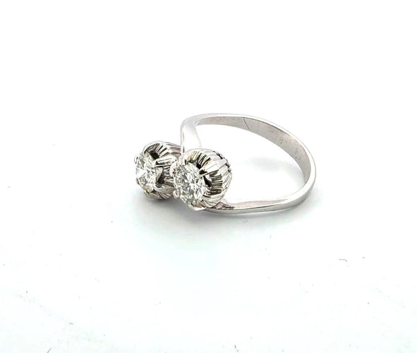 Bague en or blanc avec diamants