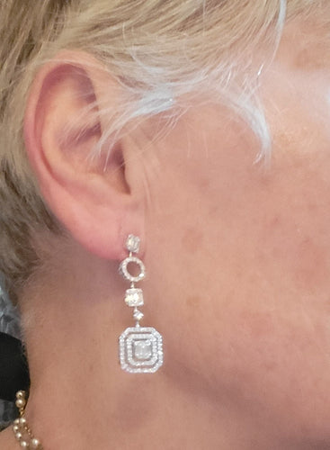 Boucles d'oreilles Boucles d'oreilles contemporaines or blanc, serties de Diamants 58 Facettes
