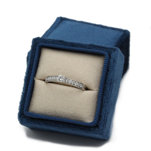 Bague 57 Bague - Or blanc et diamants 58 Facettes 1148