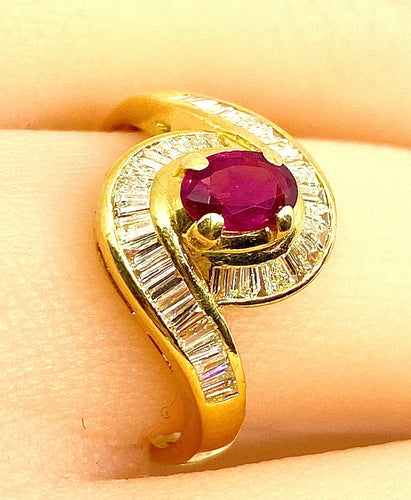 Bague Bague or jaune, rubis et 38 diamants baguettes 58 Facettes AB419