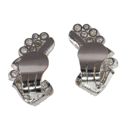 Boucles d'oreilles Boucles d'oreilles élégantes en platine et diamants des années 1950 avec une touche Art déco 58 Facettes 24129-0371