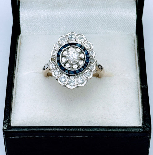 Bague 53.5 Bague ovale Art Déco en or gris sertie de diamants et saphirs 58 Facettes