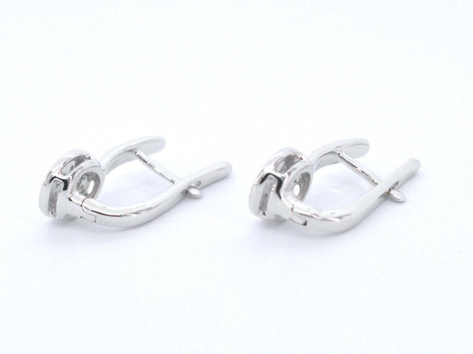 Boucles d'oreilles Boucles d'oreilles en or blanc avec diamants 58 Facettes 2280
