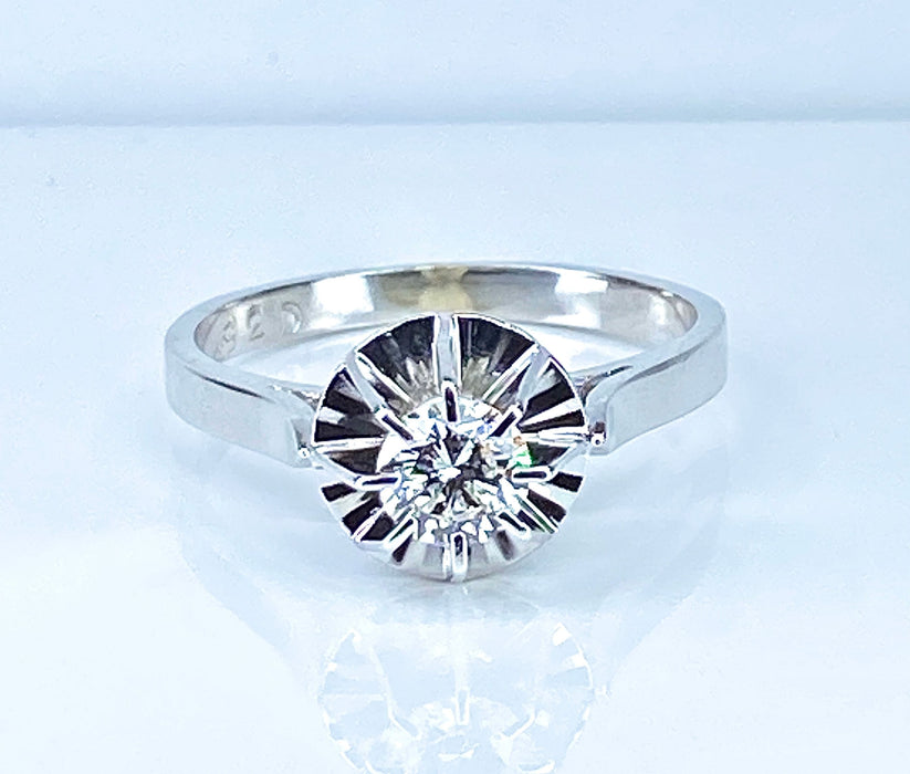 Bague Bague en or blanc 18 carats, diamant taille brillant 58 Facettes AB463