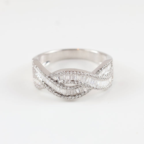 Bague 53 Bague en or blanc 18 carats sertie d'un diamant 58 Facettes 131370E