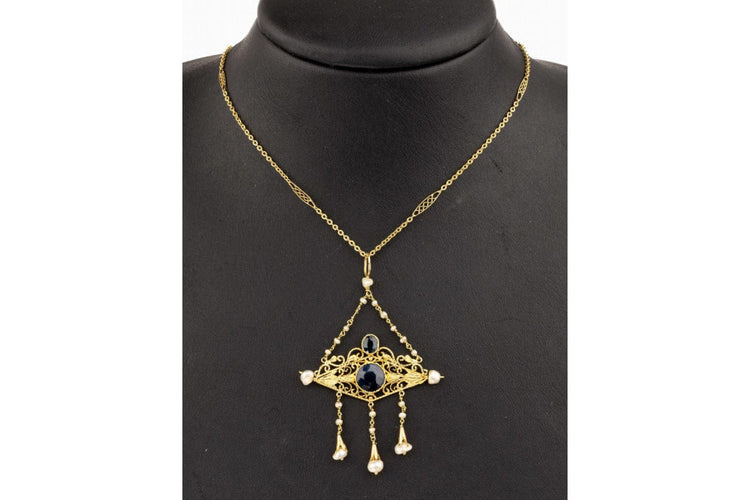 Collier Collier en or jaune avec saphirs et perles, vers 1900 58 Facettes 10073